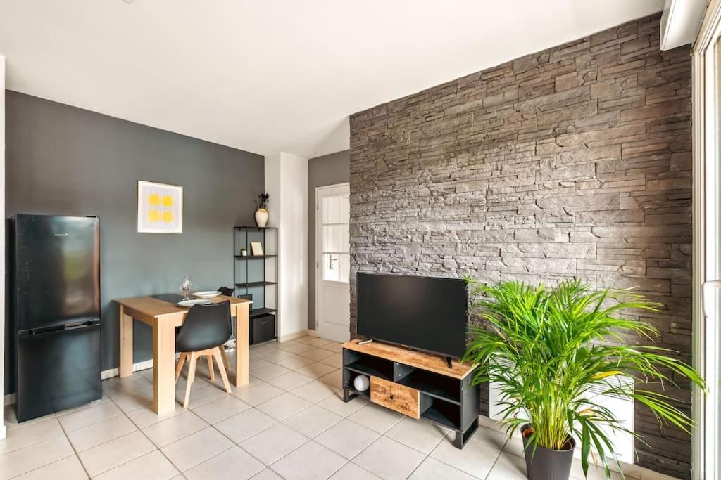 T2 Paisible Vaise, Avec Parking Metro Direct Bellecour Apartment Lyon Ngoại thất bức ảnh